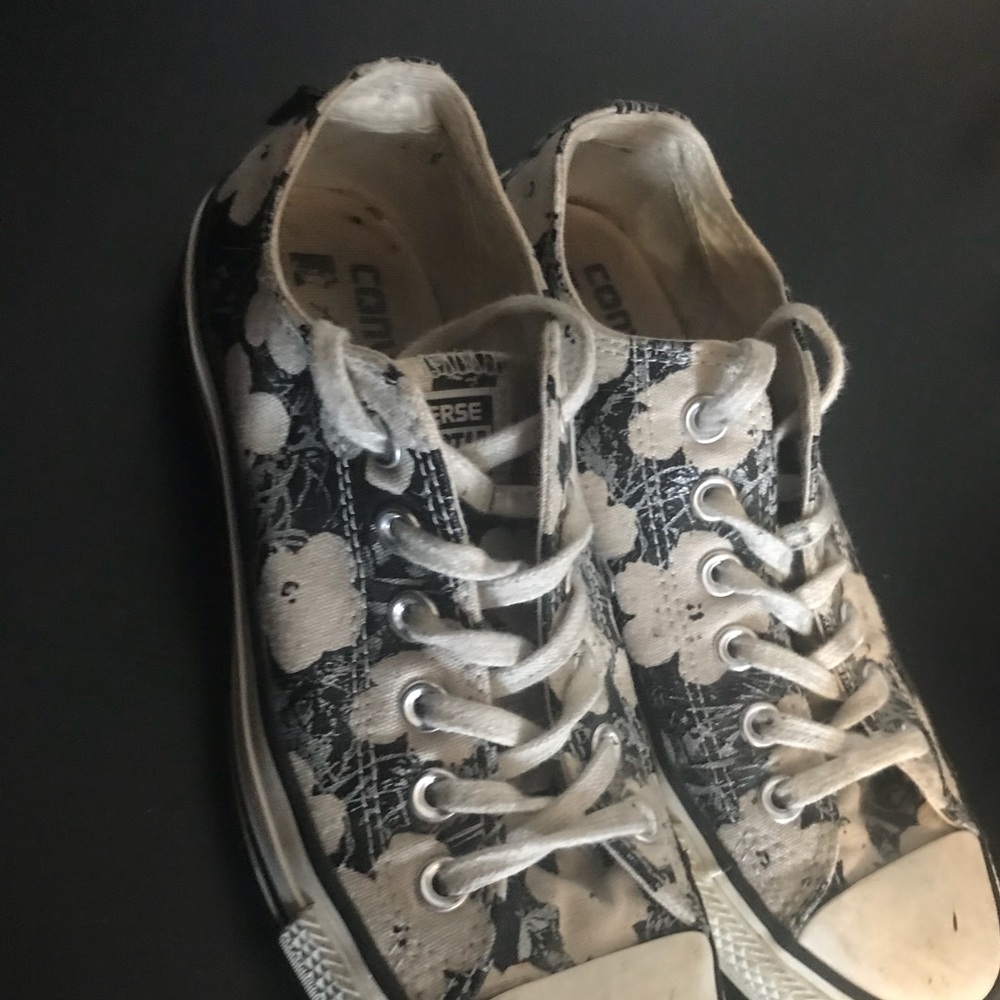Floral converse